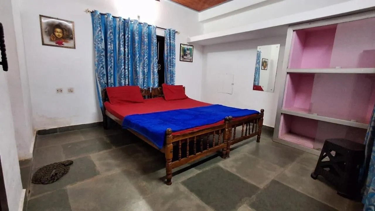 מלון ורקלה Swargam Pool Resort